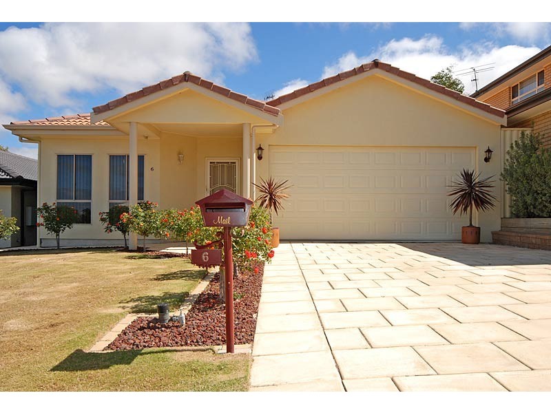 6 Palm Court, Victor Harbor SA 5211