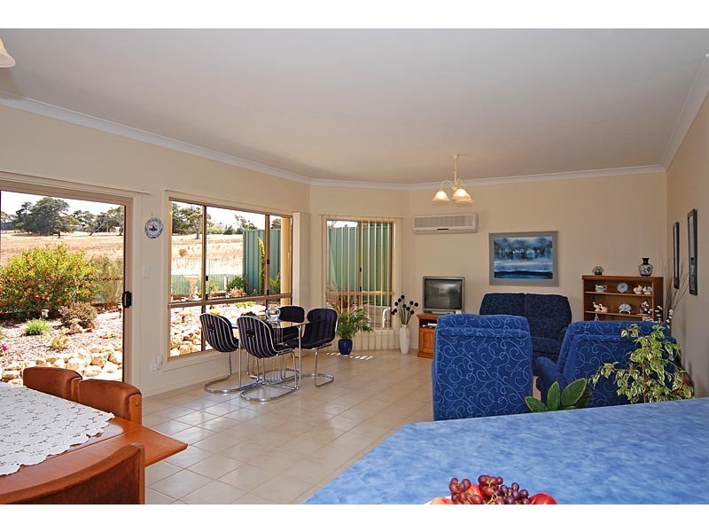 6 Palm Court, Victor Harbor SA 5211