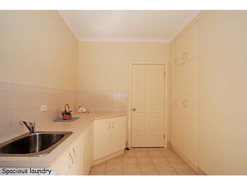 6 Palm Court, Victor Harbor SA 5211