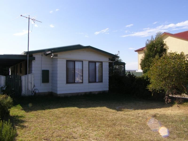 1 Sweetman Avenue, Encounter Bay SA 5211