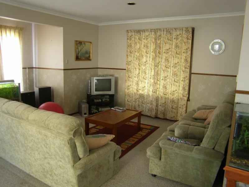 1 Sweetman Avenue, Encounter Bay SA 5211