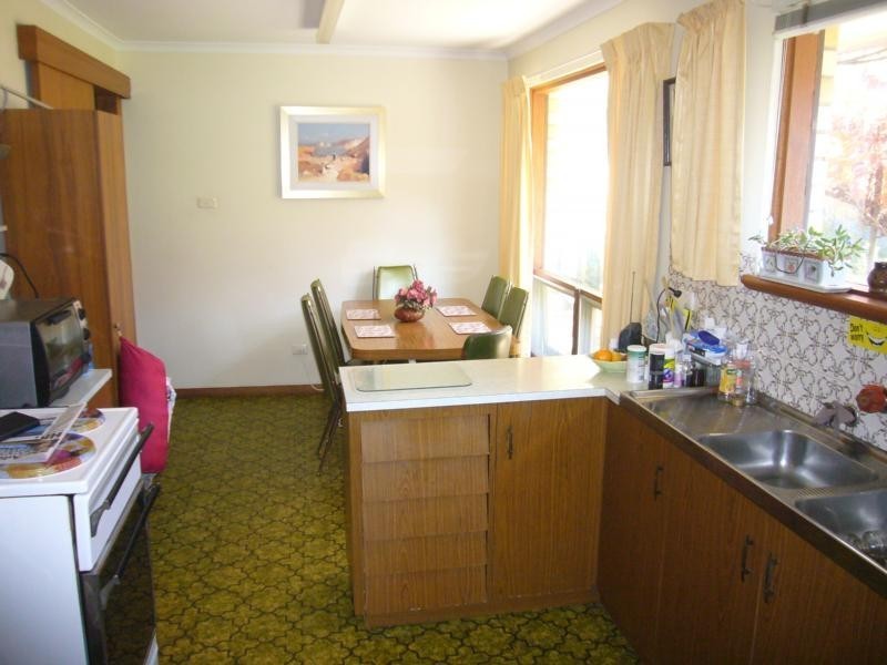 1 Swain Road, Victor Harbor SA 5211