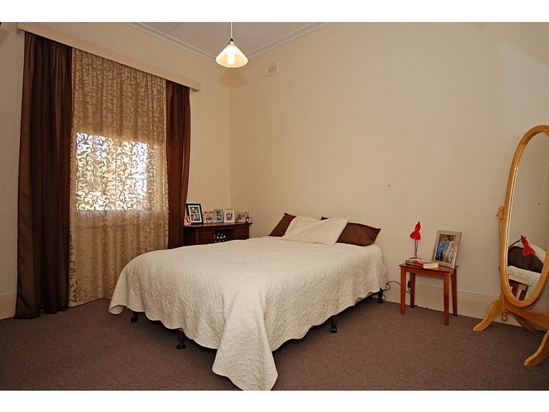 14 Seaview Road, Victor Harbor SA 5211