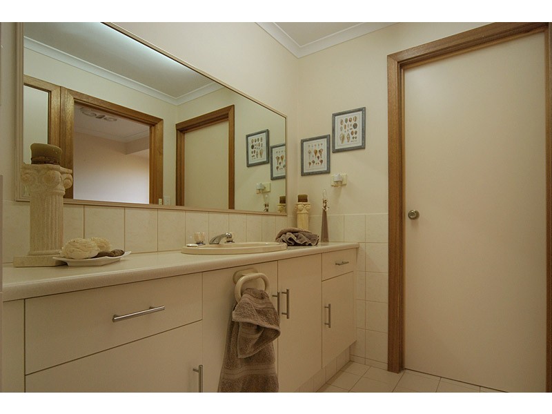 12 Dolphin Ave, Encounter Bay SA 5211