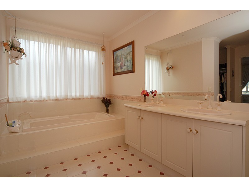 1 Dundalk Avenue, Mccracken SA 5211