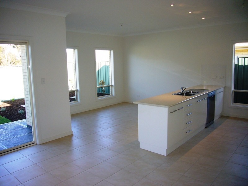 7 Pervan Street, Encounter Bay SA 5211