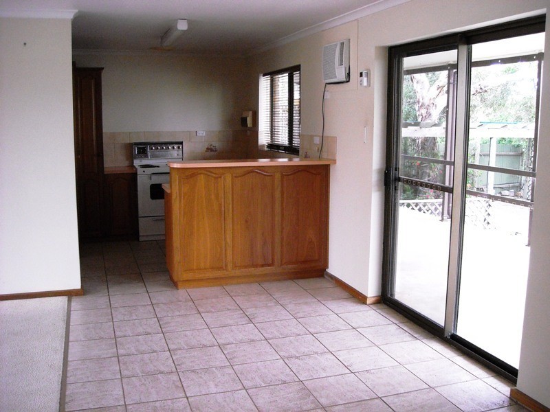 3 James Avenue, Victor Harbor SA 5211