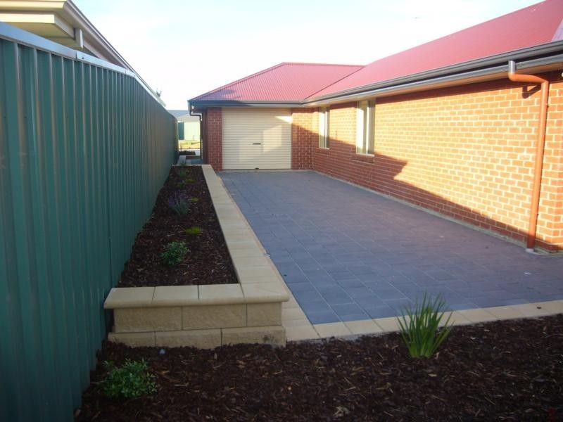 9 Robb Street, Encounter Bay SA 5211