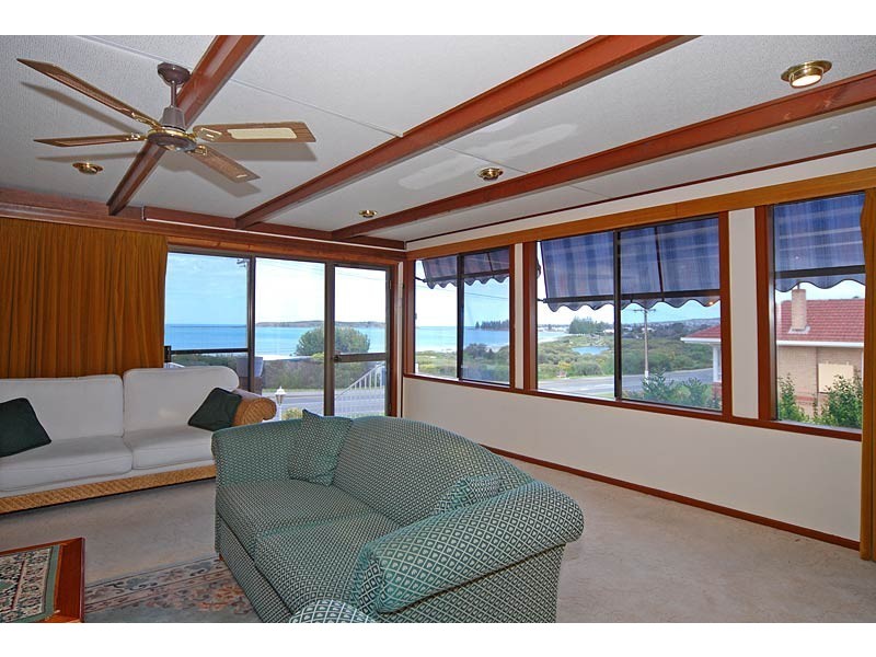 73 Hindmarsh Road, Victor Harbor SA 5211