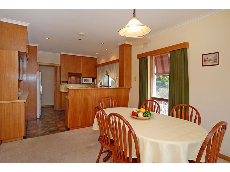 73 Hindmarsh Road, Victor Harbor SA 5211