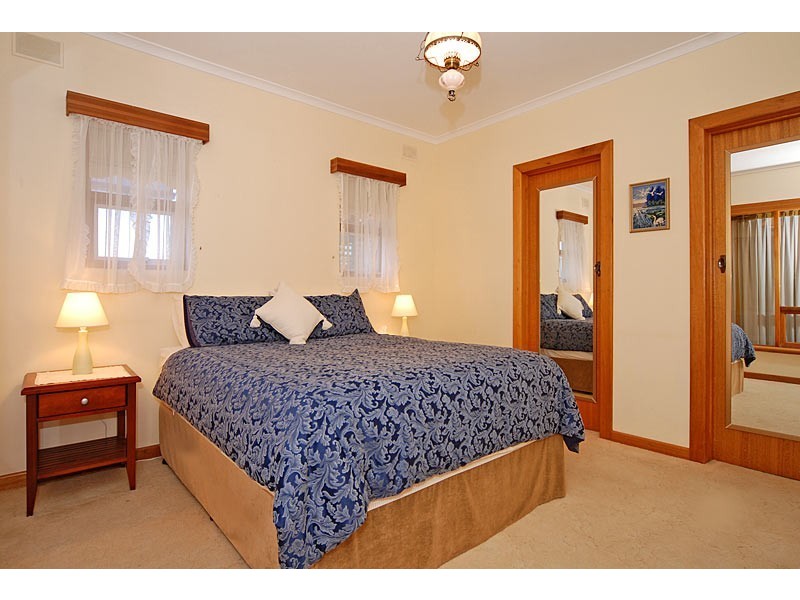 73 Hindmarsh Road, Victor Harbor SA 5211