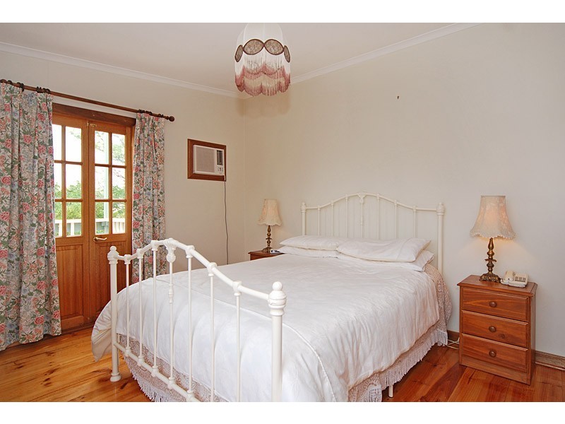 2 Sturt Street, Victor Harbor SA 5211