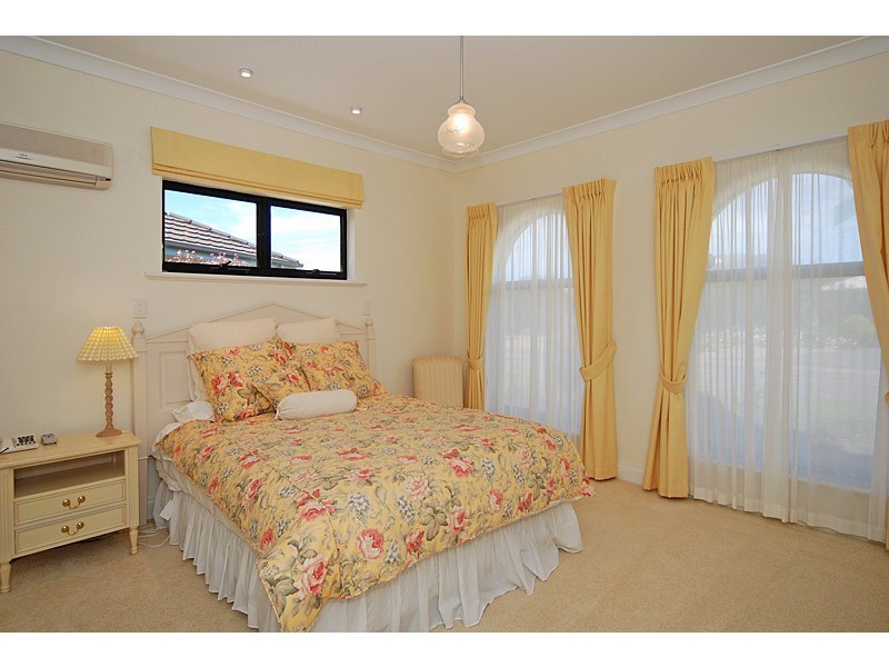 4 Islander Drive, Encounter Bay SA 5211