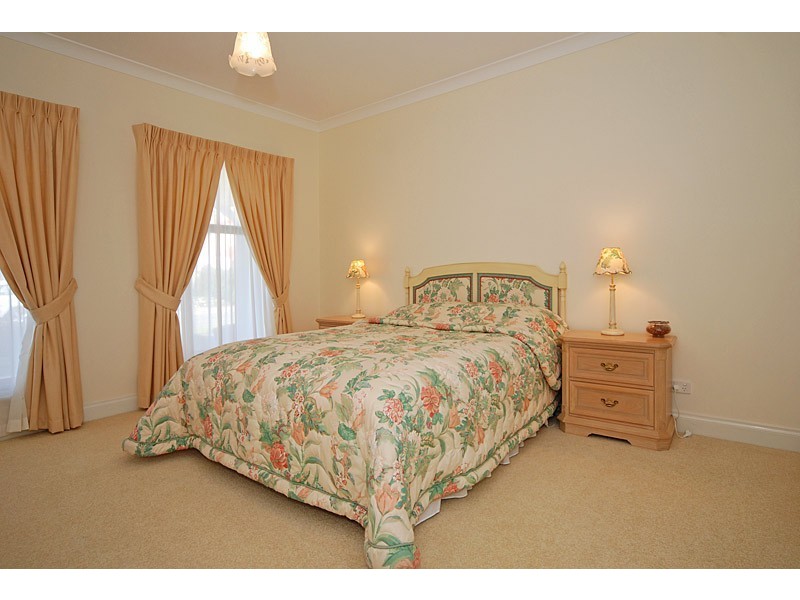 4 Islander Drive, Encounter Bay SA 5211