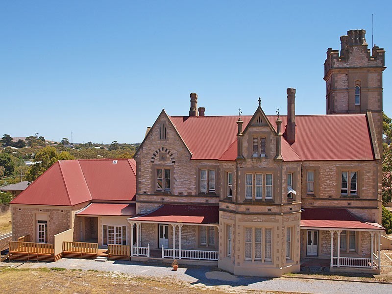 21 Renown Avenue, Victor Harbor SA 5211