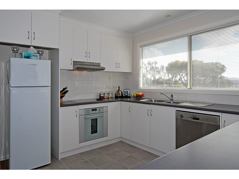 19 Sweetman Avenue, Encounter Bay SA 5211