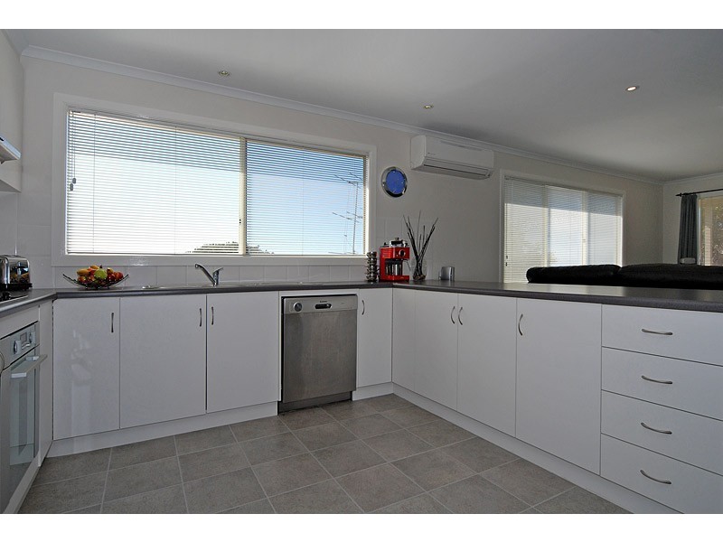 19 Sweetman Avenue, Encounter Bay SA 5211