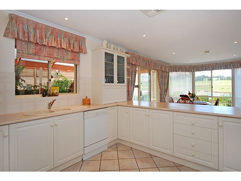 11 Tam O’Shanter Place, Mccracken SA 5211