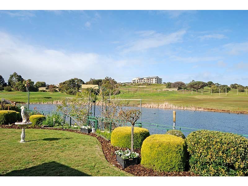 11 Tam O’Shanter Place, Mccracken SA 5211