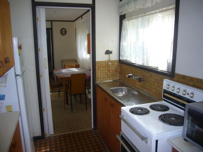 16 Simpson Avenue, Encounter Bay SA 5211