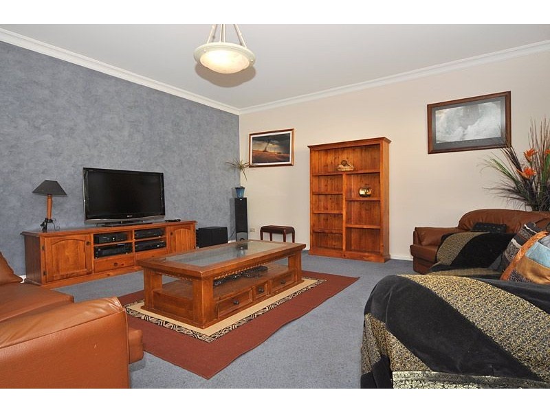 18 Lindsay Street, Victor Harbor SA 5211