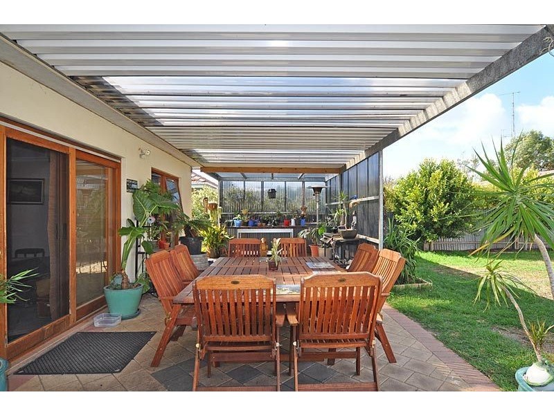 18 Lindsay Street, Victor Harbor SA 5211