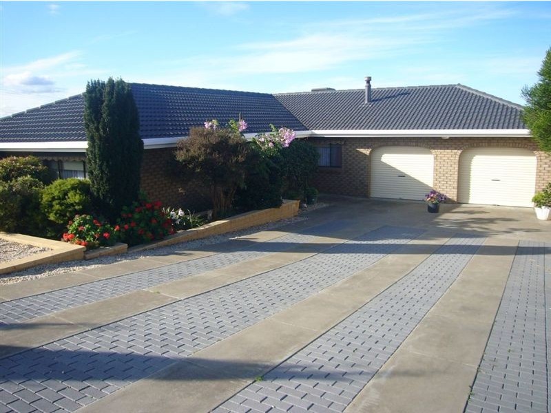 4 Norma Crescent, Encounter Bay SA 5211