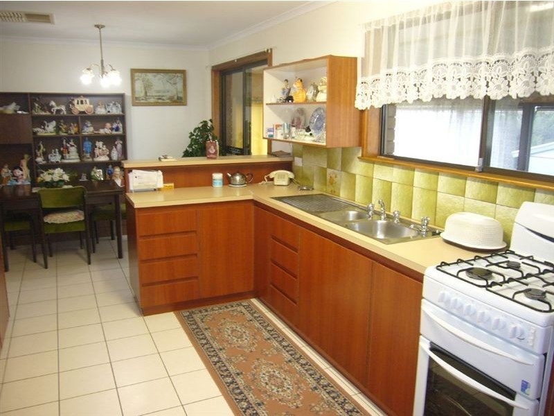 4 Norma Crescent, Encounter Bay SA 5211