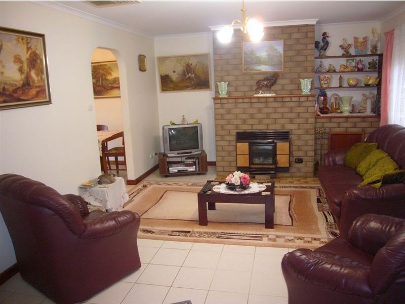 4 Norma Crescent, Encounter Bay SA 5211
