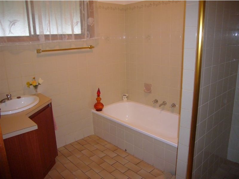 4 Norma Crescent, Encounter Bay SA 5211