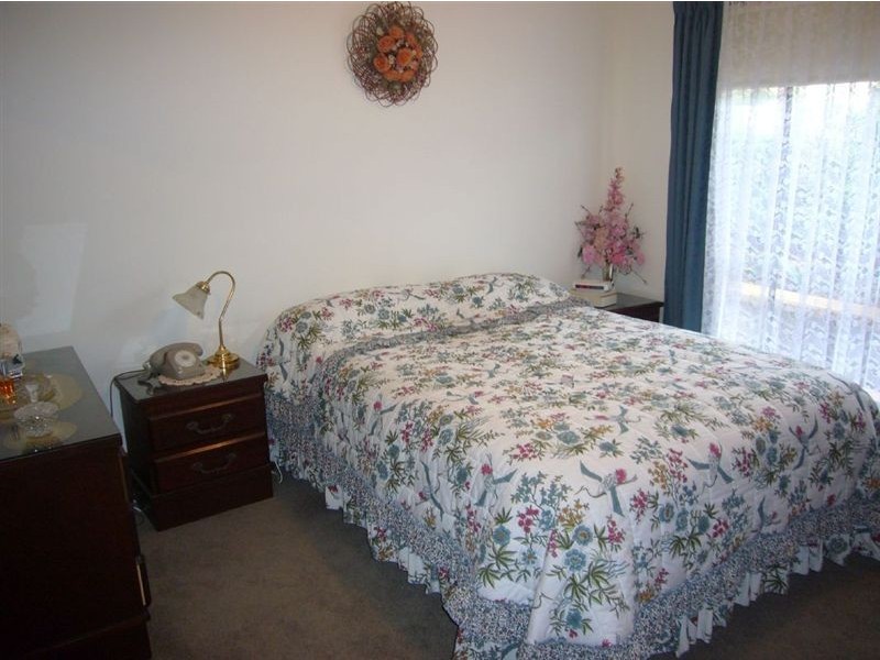 4 Norma Crescent, Encounter Bay SA 5211