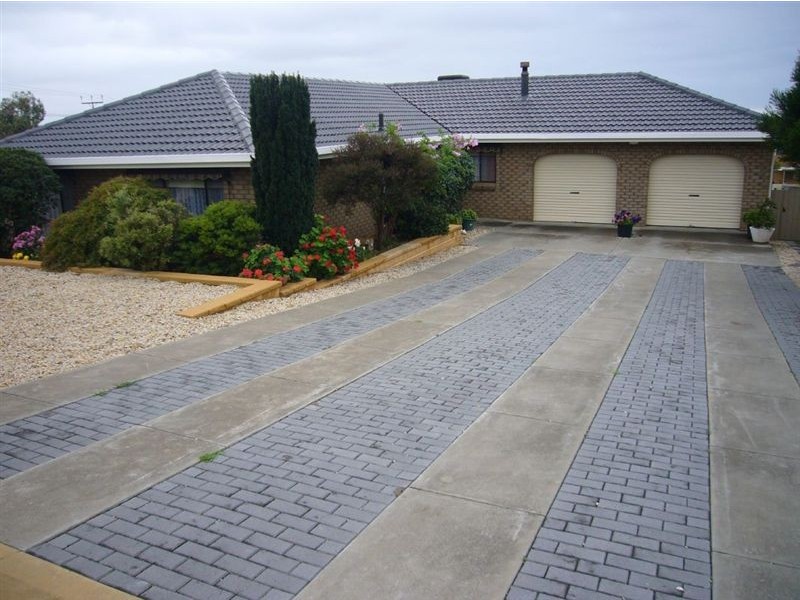 4 Norma Crescent, Encounter Bay SA 5211