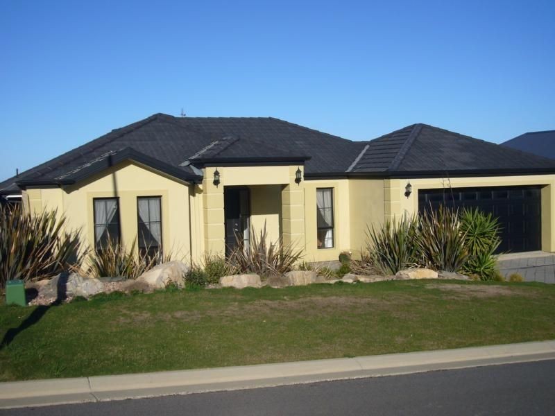 12 Tripp Street, Encounter Bay SA 5211