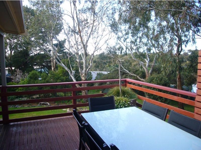 16 Coorong Crescent, Encounter Bay SA 5211