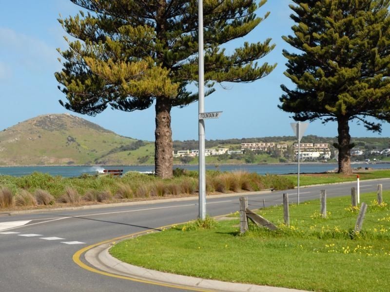 4 Fountain Avenue, Encounter Bay SA 5211