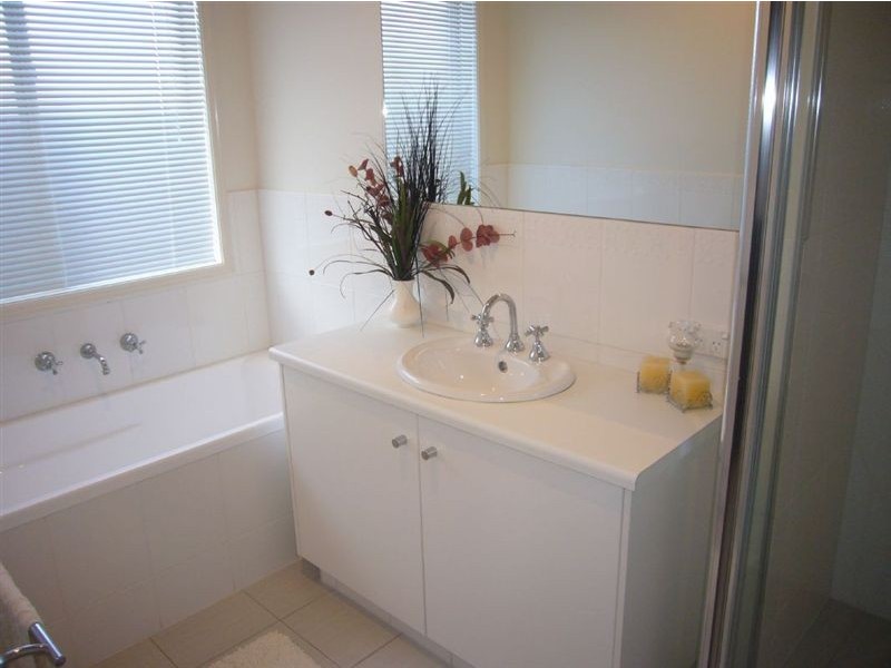 4 Allen Street, Encounter Bay SA 5211