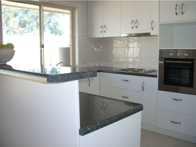 5/6 Churchill Road, Victor Harbor SA 5211