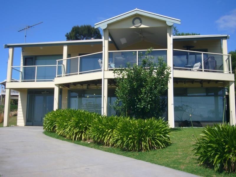 27 Nevin Avenue, Encounter Bay SA 5211