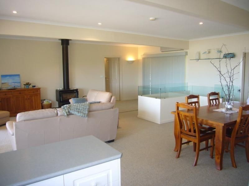 27 Nevin Avenue, Encounter Bay SA 5211