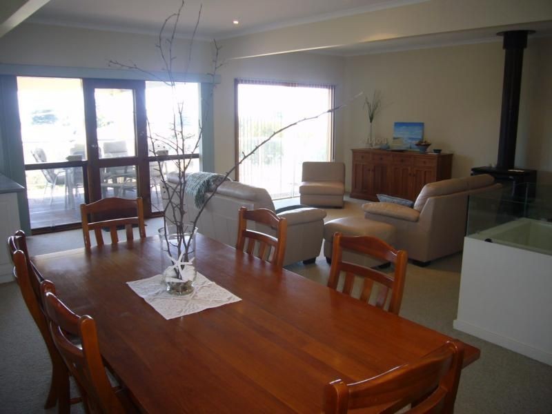 27 Nevin Avenue, Encounter Bay SA 5211
