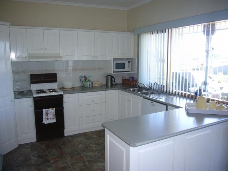 27 Nevin Avenue, Encounter Bay SA 5211