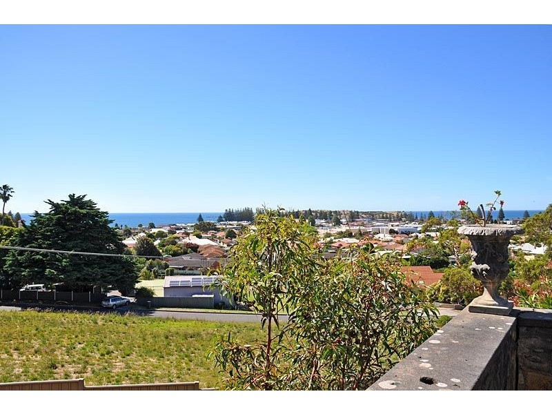 61 Seaview Road, Victor Harbor SA 5211