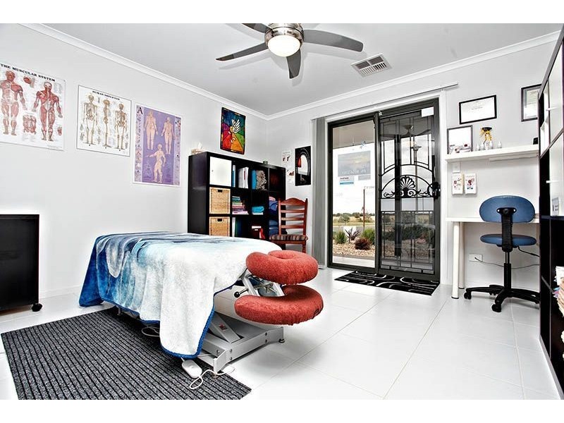 11 Cormorant Court, Middleton SA 5213