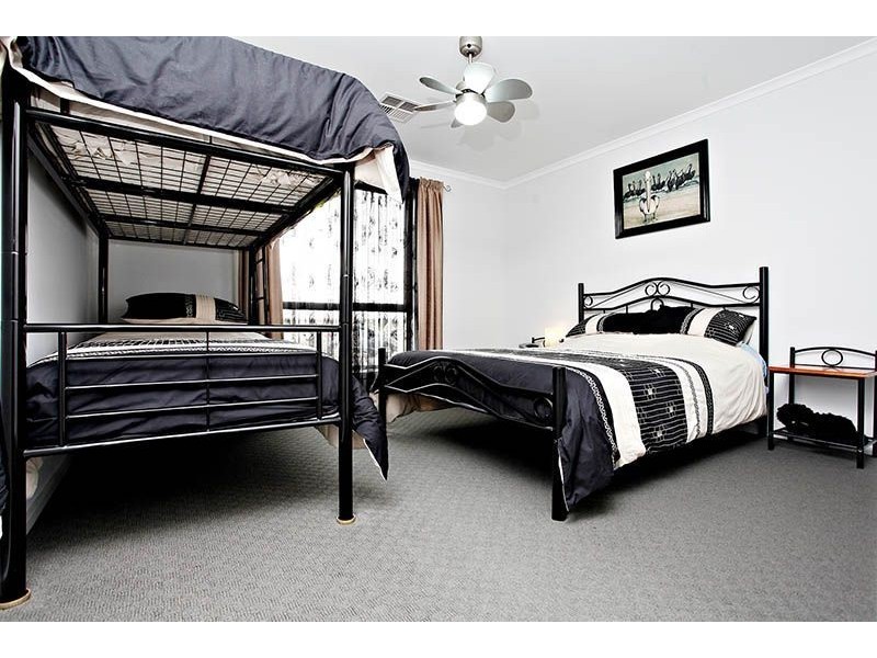 11 Cormorant Court, Middleton SA 5213