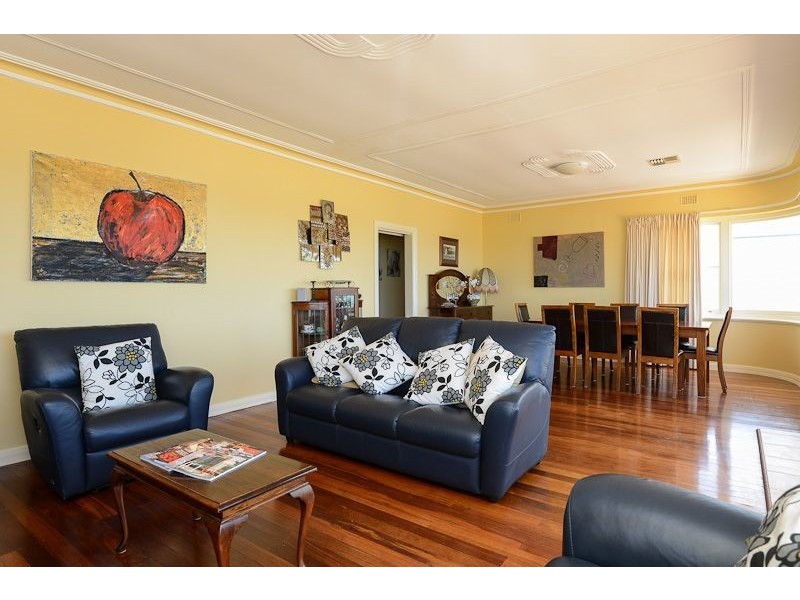 7 High Street, Victor Harbor SA 5211