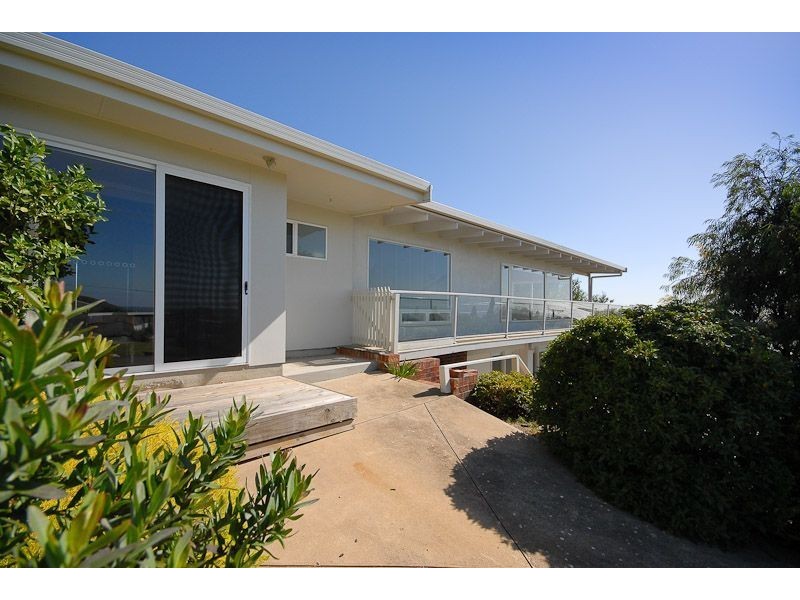 8 Wright Terrace, Encounter Bay SA 5211