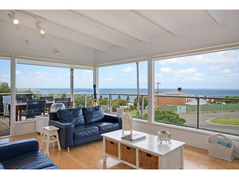 8 Wright Terrace, Encounter Bay SA 5211