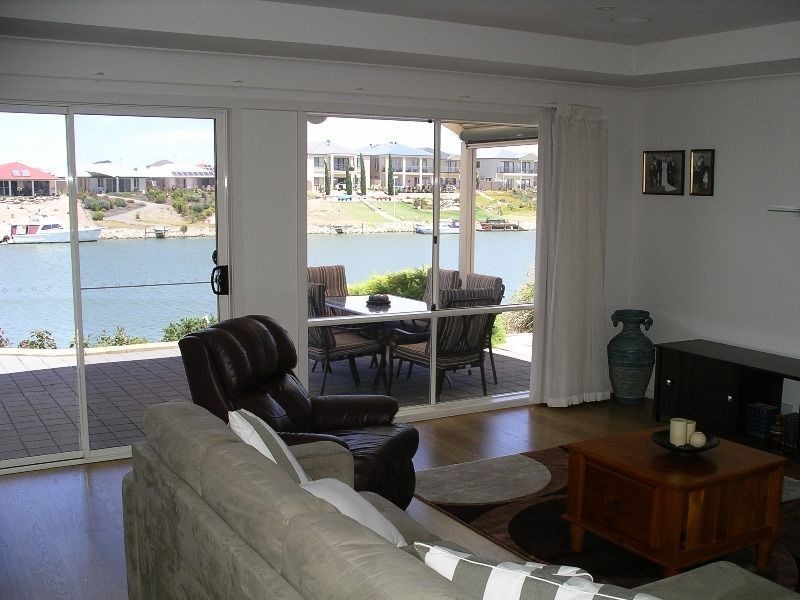 49 Blanche Parade, Hindmarsh Island SA 5214