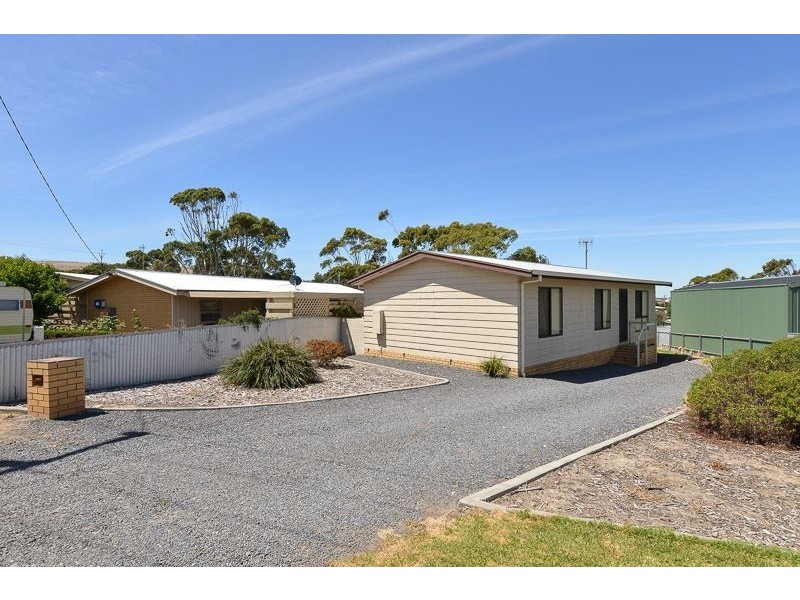 8 Manly Grove, Hayborough SA 5211