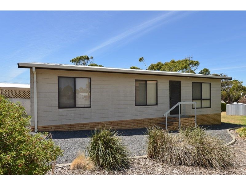 8 Manly Grove, Hayborough SA 5211